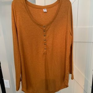 Old navy mustard colored thermal with button detail